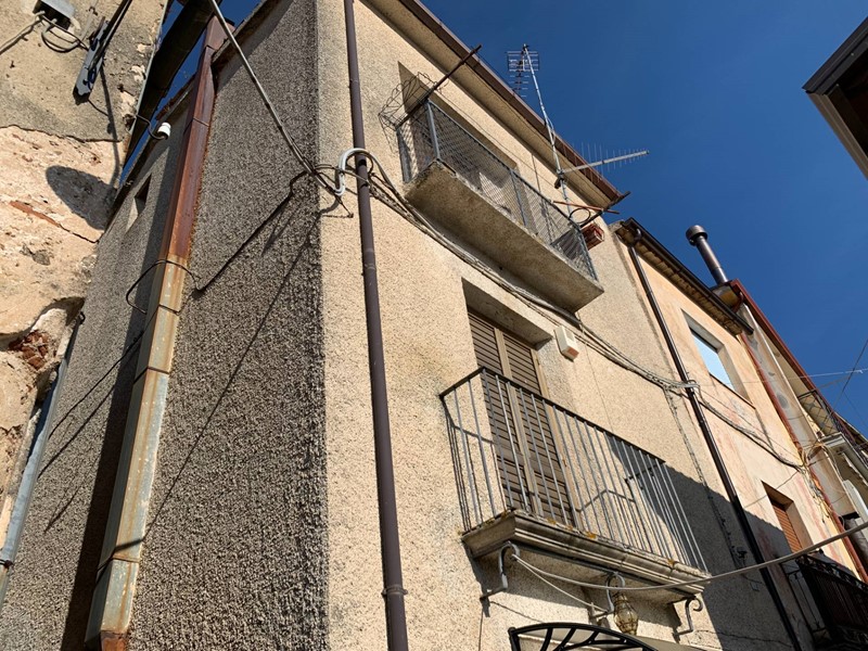 Casa Indipendente in Vendita a Rovito, 15'000€, 100 m²