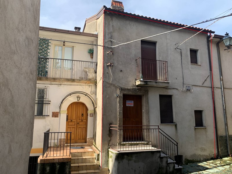 Rustico in Vendita a Celico, 35'000€, 140 m²