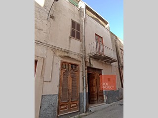 Casa Indipendente in Vendita a Alcamo, 60'000€, 190 m²