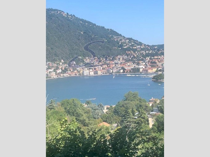 Trilocale in Vendita a Como, 450'000€, 100 m²