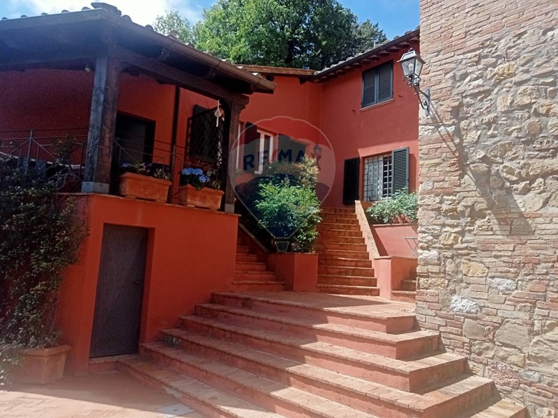 Quadrilocale in Affitto a Perugia, 1'000€, 120 m²