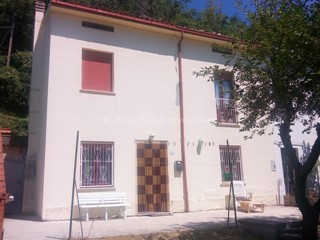 Villetta a schiera in Vendita a Civitella Casanova, 40'000€, 100 m²