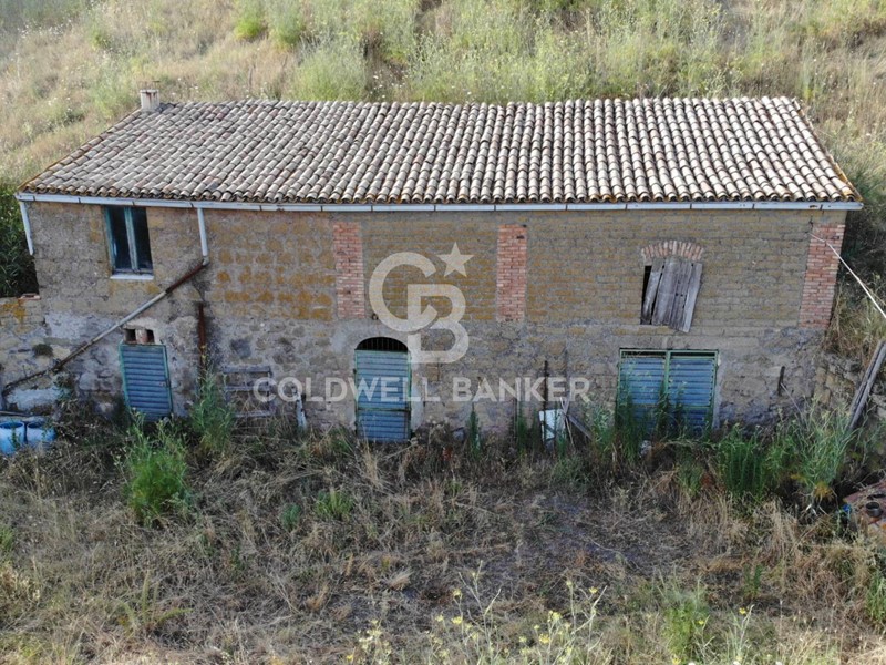 Rustico in Vendita a Valentano, 44'000€, 130 m²