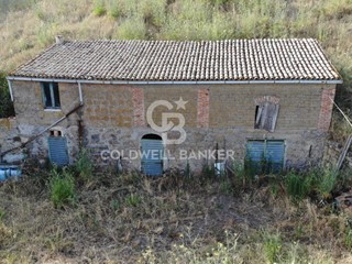 Rustico in Vendita a Valentano, 44'000€, 130 m²