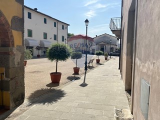Appartamento in Vendita a Coreglia Antelminelli, 80'000€, 264 m²
