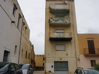 Appartamento in Vendita a Castelvetrano, 35'000&euro;, 125 m²