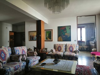 Casa Indipendente in Vendita a Ponsacco, 560'000€, 550 m²