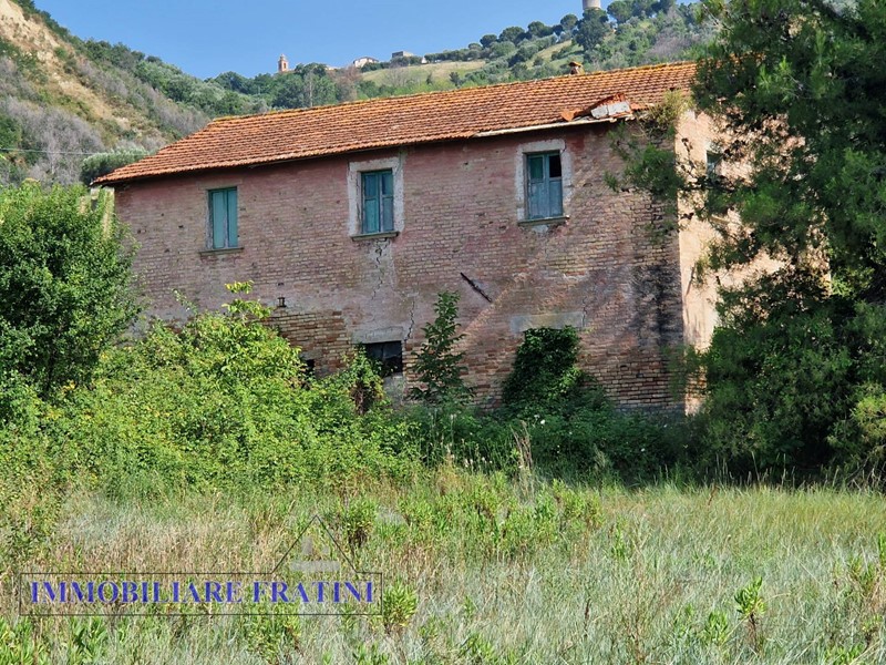 Rustico in Vendita a Controguerra, 149'000&euro;, 240 m²