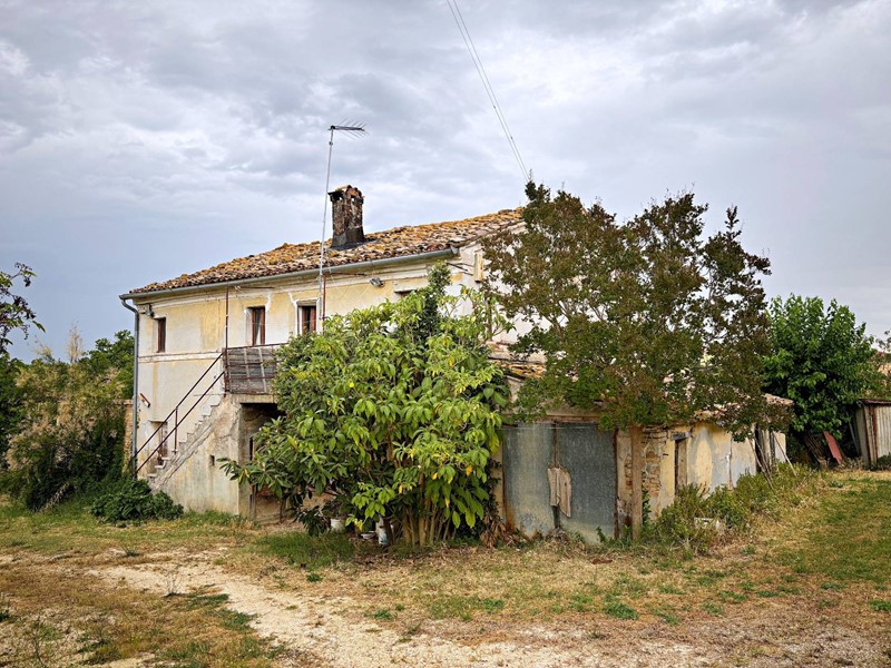 Rustico in Vendita a Recanati, 280'000&euro;, 260 m²