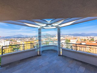 Appartamento in Vendita a Bergamo, 420'000€, 192 m²