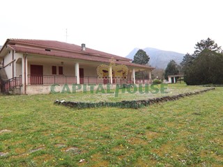 Casa Indipendente in Vendita a Rocca d'Evandro, 200'000€, 285 m²