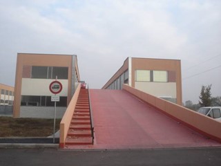 Capannone in Vendita a Pieve Emanuele, 80'000€, 100 m²