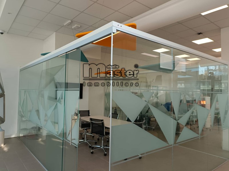 Ufficio in Affitto a Preganziol, 2'500€, 290 m²