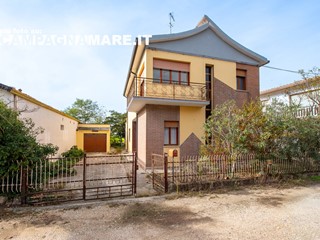 Casa Indipendente in Vendita a Lagosanto, 109'000€, 170 m²