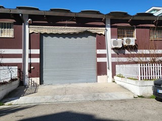 Magazzino in Affitto a Montesilvano, 1'500€, 300 m²