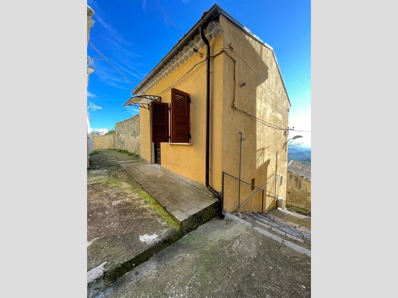 Casa Indipendente in Vendita a Ariano Irpino, 50'000&euro;, 60 m²