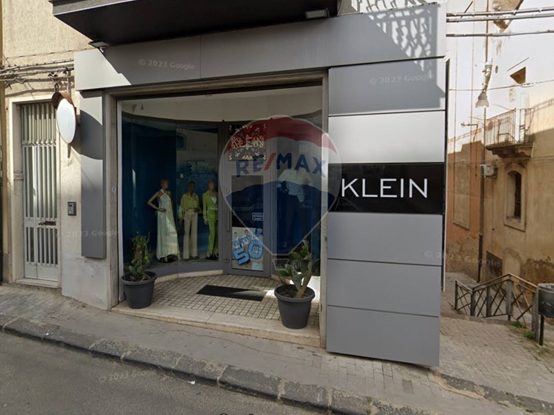 Immobile commerciale in Vendita a Caltagirone, 89'000€, 112 m²