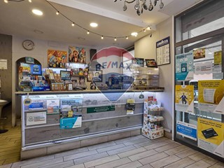 Immobile commerciale in Vendita a Roma, 129'000€, 71 m²