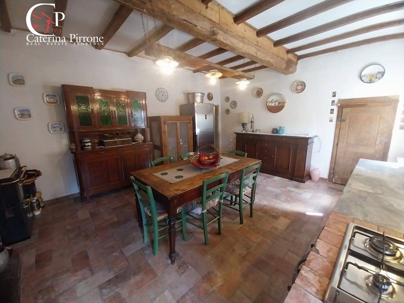 Casa Indipendente in Vendita a Rufina, 150'000€, 100 m²