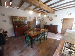 Casa Indipendente in Vendita a Rufina, 150'000€, 100 m²