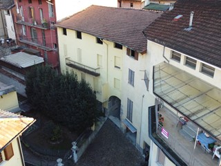 Casa Semi Indipendente in Vendita a Pradalunga, 66'000€, 465 m²