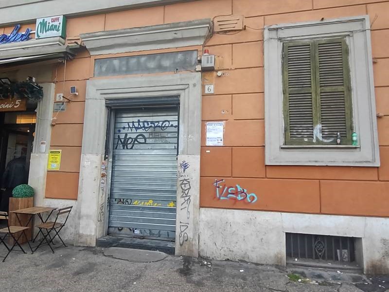 Immobile commerciale in Vendita a Roma, 350'000€, 78 m²