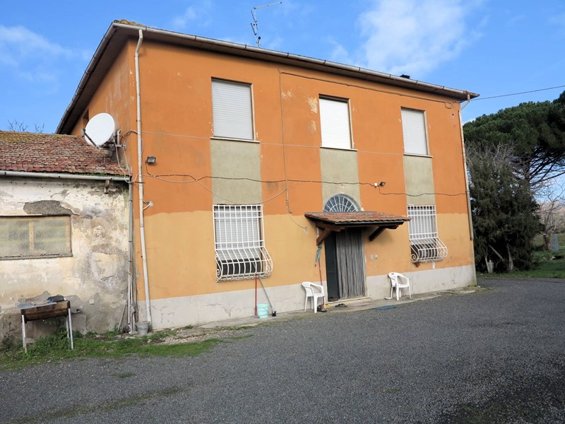 Rustico in Vendita a Roccastrada, 290'000€, 500 m²
