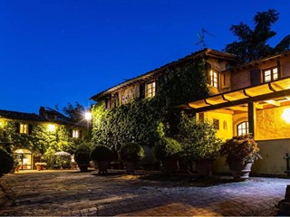 Rustico in Vendita a Figline e Incisa Valdarno, 1337 m²