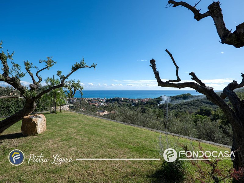 Villa in Vendita a Pietra Ligure, 1'250'000€, 195 m²