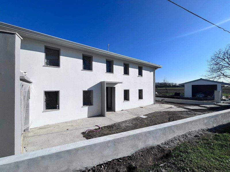 Casa Indipendente in Vendita a Chions, 275'000€, 130 m²