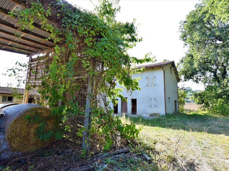 Rustico in Vendita a Magliano di Tenna, 197'000€, 250 m²