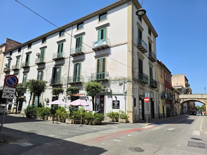 Quadrilocale in Vendita a Caserta, 350'000€, 160 m²