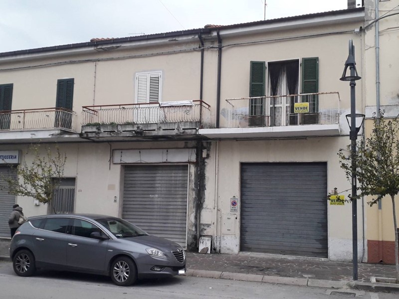 Trilocale in Vendita a Scafa, 50'000&euro;, 90 m²