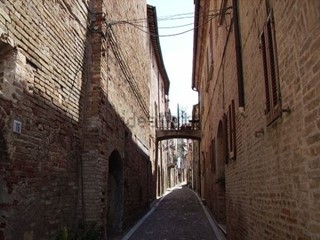 Casa Indipendente in Vendita a Monsampolo del Tronto, 165'000€, 600 m²