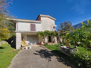 Casa Indipendente in Vendita a Vallecorsa, 92'000€, 150 m²