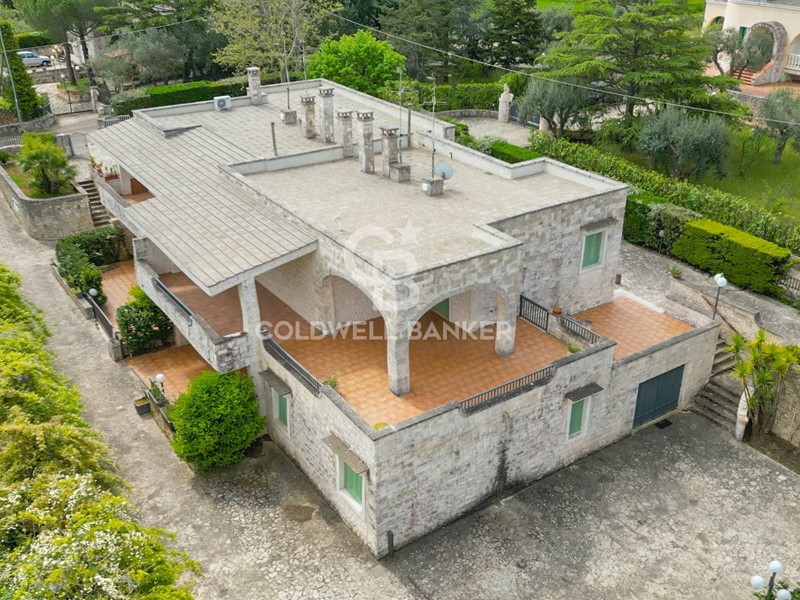 Villa in Vendita a Fasano, 530'000€, 540 m²