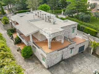 Villa in Vendita a Fasano, 530'000€, 540 m²
