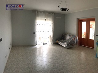 Trilocale in Vendita a Davoli, 148'000€, 95 m²