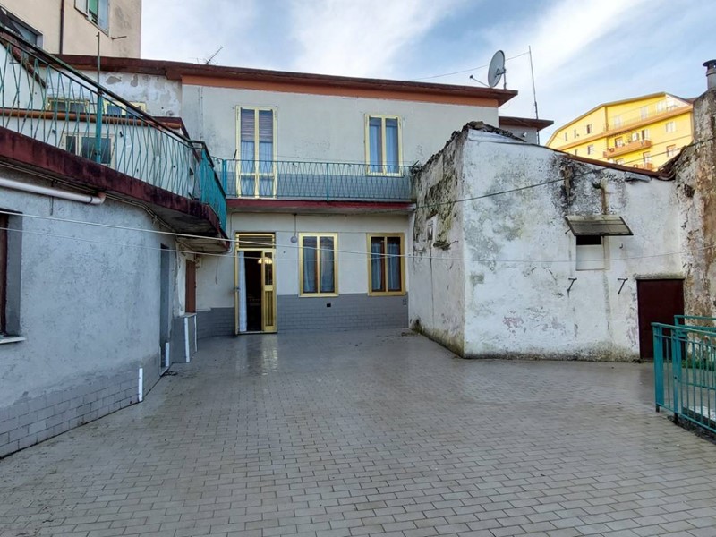 Casa Indipendente in Vendita a Ariano Irpino, 120'000&euro;, 150 m²