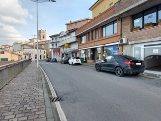 Immobile commerciale in Vendita a Ariano Irpino, 90'000&euro;, 65 m²