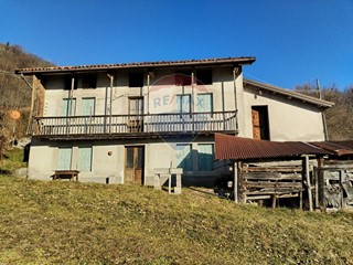 Casa Indipendente in Vendita a Pedavena, 60'000€, 145 m²