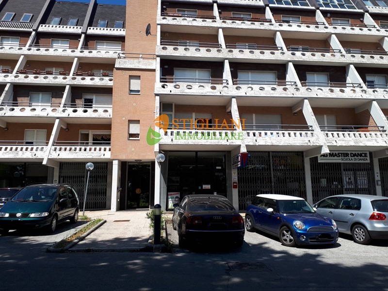 Immobile commerciale in Vendita a Campobasso, 220 m²