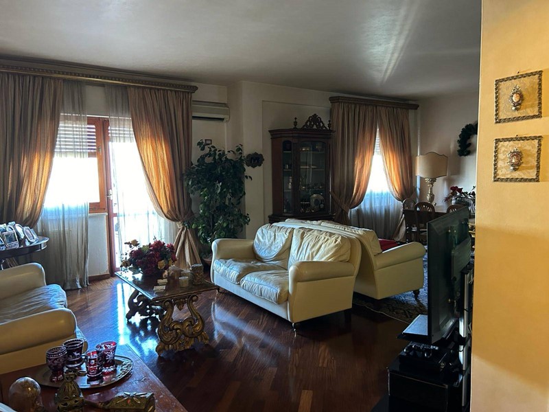 Appartamento in Vendita a Palermo, 370'000€, 149 m²