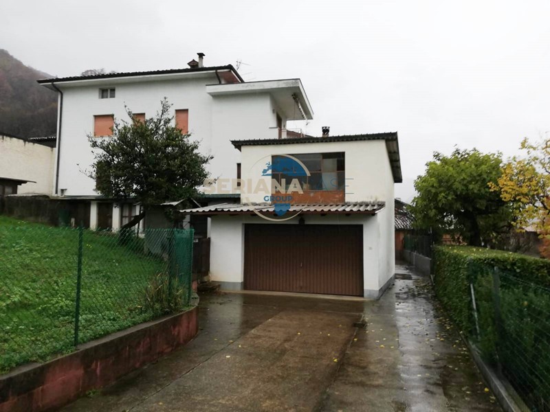 Casa Indipendente in Vendita a Vertova, 170'000€, 1000 m²