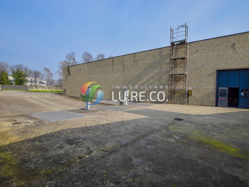 Capannone in Vendita a Lissone, 1'150'000€, 1450 m²