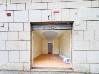 Immobile commerciale in Vendita a Roma, 110'000€, 67 m²
