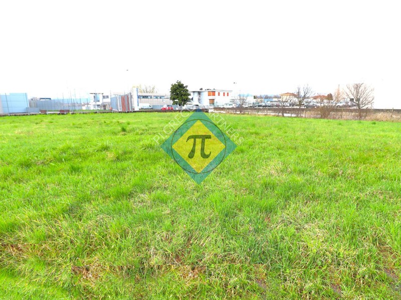 Terreno edificabile in Vendita a Pordenone, 55'000€, 925 m²