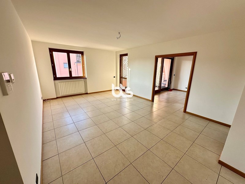 Quadrilocale in Vendita a Sarnico, 355'000€, 130 m²