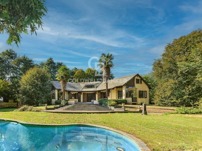 Villa in Vendita a Carimate, 1'900'000€, 1200 m²