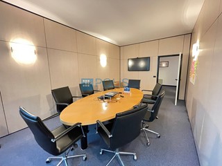 Ufficio in Affitto a Padova, 6'500€, 650 m²